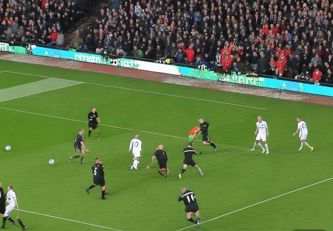 2016曼联阿森纳经典对决：战术对决与球星对决回顾